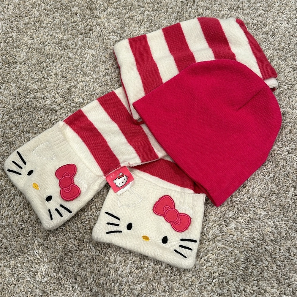 ‼️5/$25 Hello Kitty Scarf/Hat